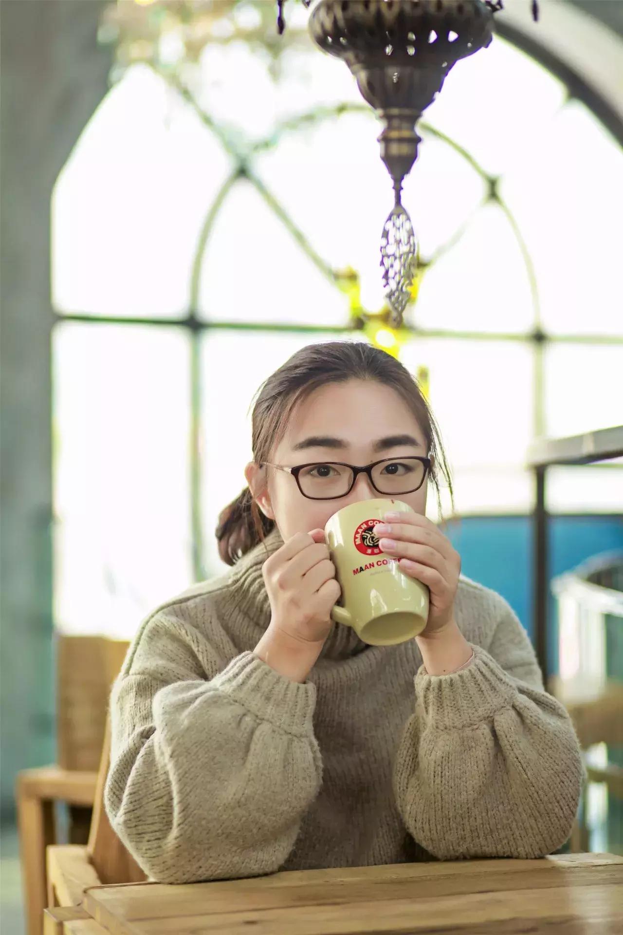 郑州耿直大妞美国开店，包下机舱，签了48个世界知名母婴品牌代理