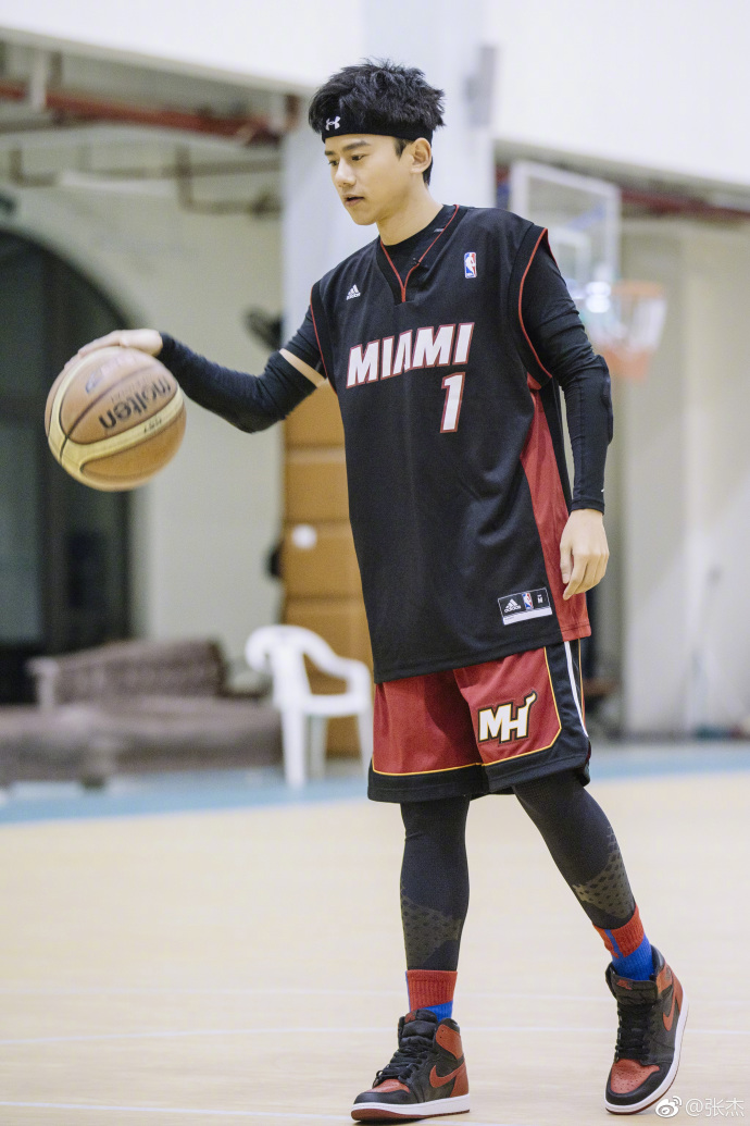 张杰微博评论洪涛,张杰是青春的诠释