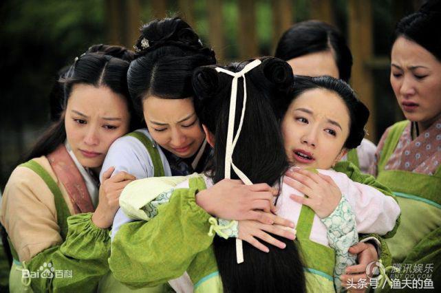 她是经典的“小泥巴”，默默演戏的灵动系演员！