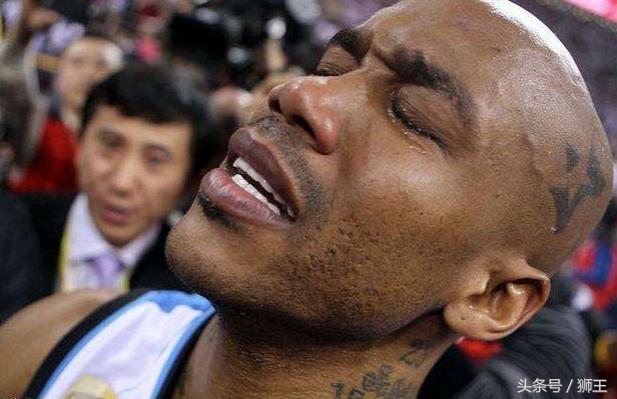 马布里拥抱首钢,马布里重返五棵松亲吻