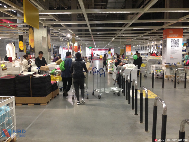 每经18点：女白领为省钱买房每天只花5块钱？故事很励志但真相让你喷血