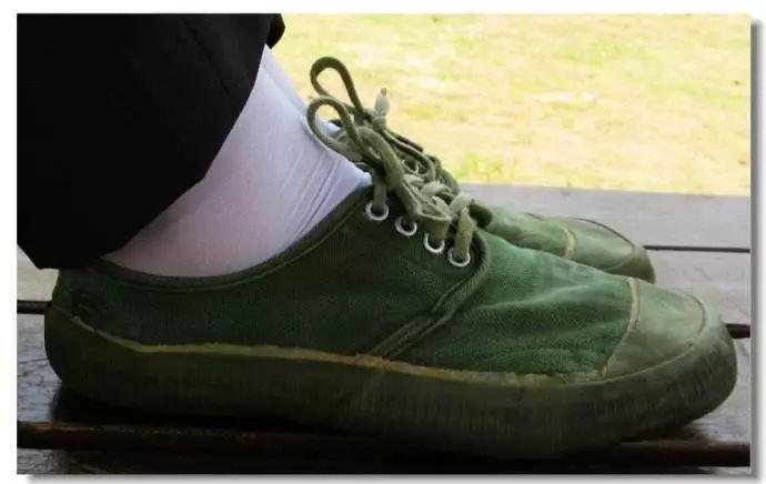 听说有一种“不精致”,叫穿特步的国产运动品牌们……