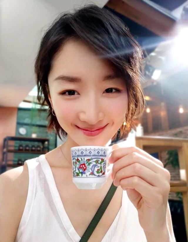 周冬雨单眼皮小眼睛怎么画眼妆,周冬雨同款眼妆教程