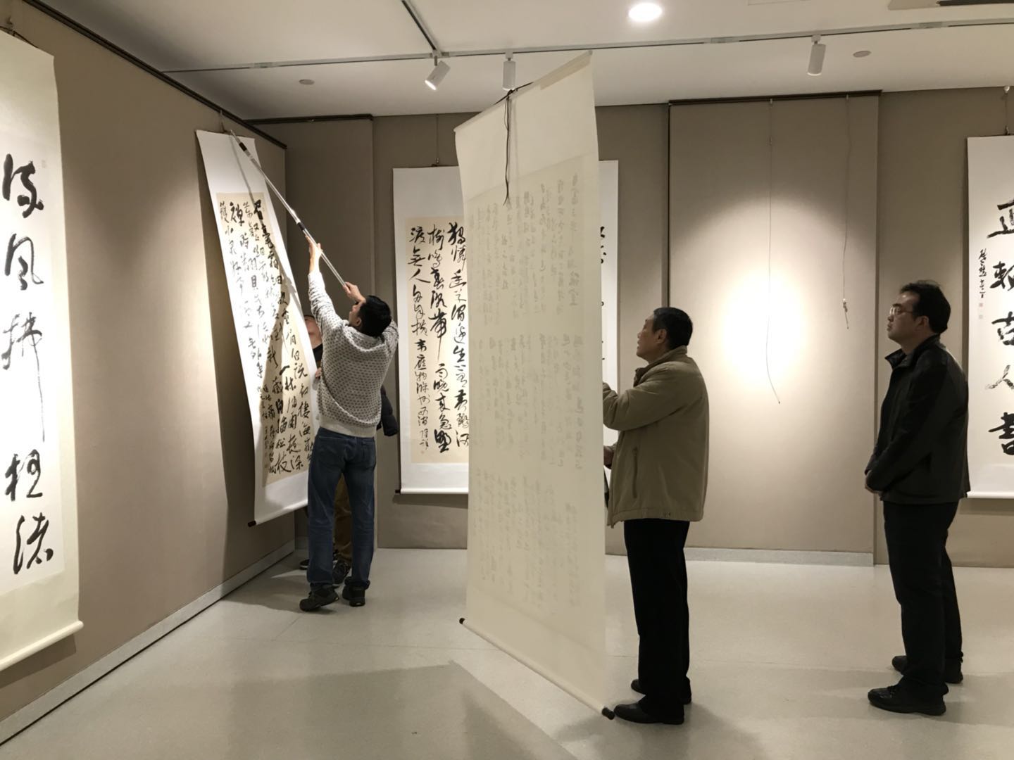 韩煜书法展在中国,韩煜和他的书法创作团队