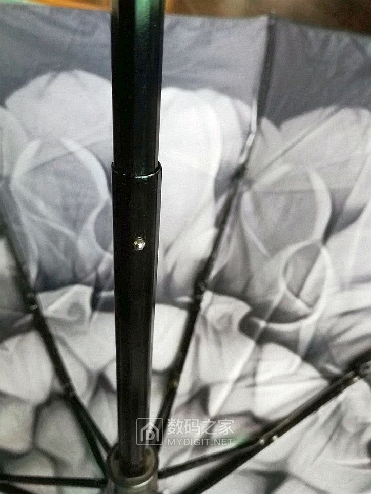 雨伞可以自动修复吗,雨伞可以用自喷漆吗