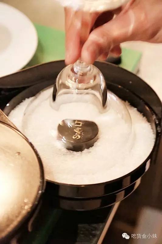 家附近居然藏着这么一家露天餐厅,市中隐藏的特色餐厅