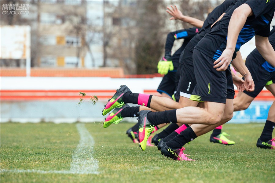 puma新配色ultra1.4足球鞋曝光,puma足球鞋新款什么时候出