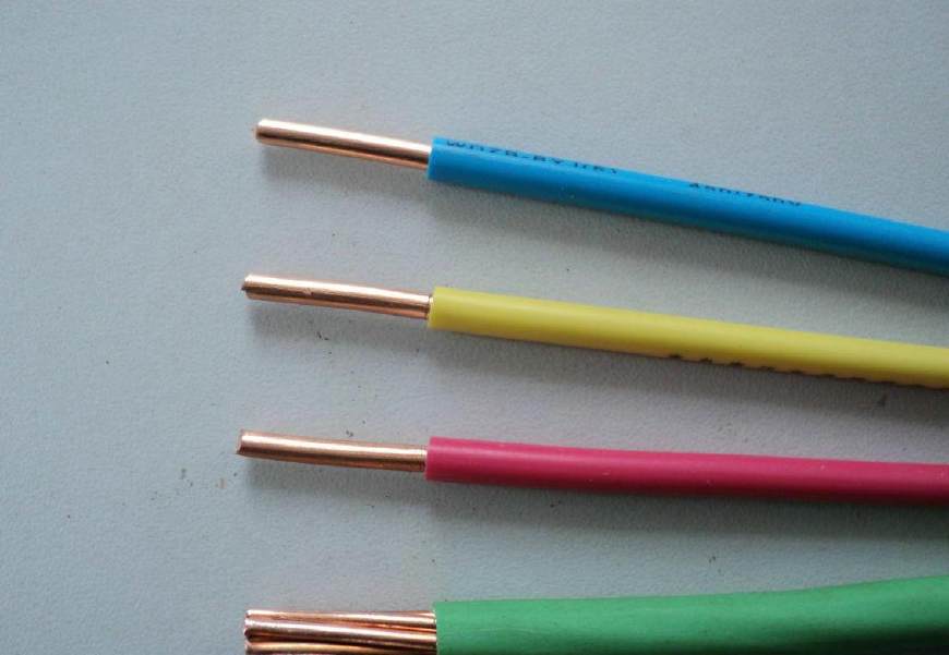 电线接插座怎么避免跳闸,家里的电线怎么接才能不被电