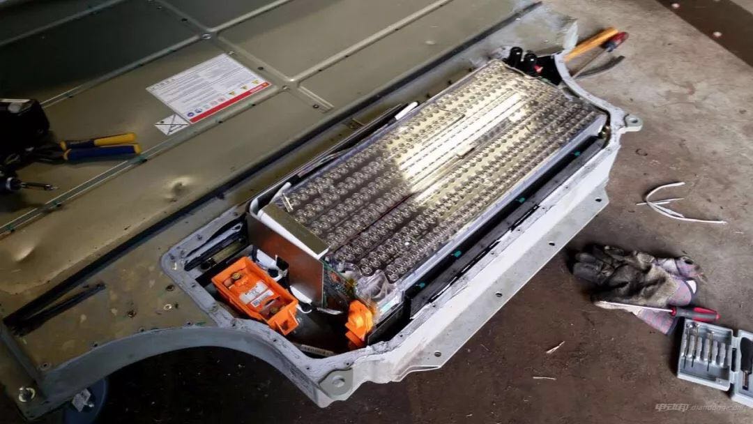 2万买的铃木能拉货，成本5块DIY绞盘大坑随便过