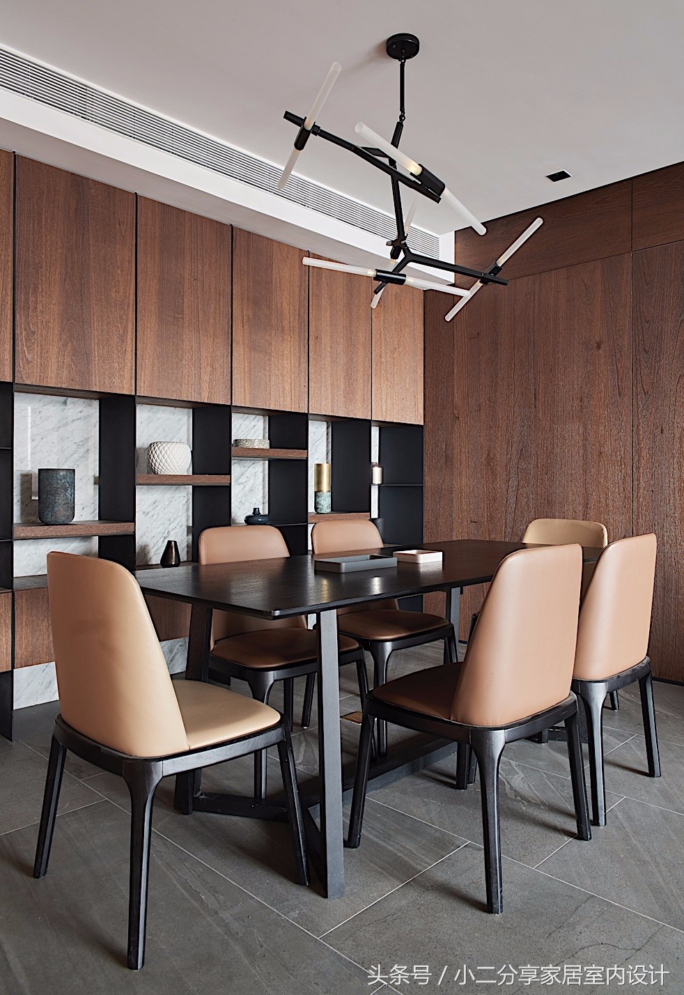 老公不听我话非要改造老房,墙面钉木板装修