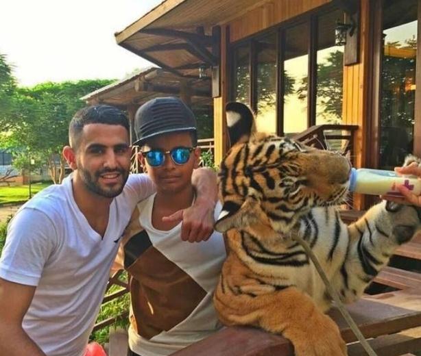 迪拜最年轻的网红，成龙曾是他的客人，买法拉利F12却开不了