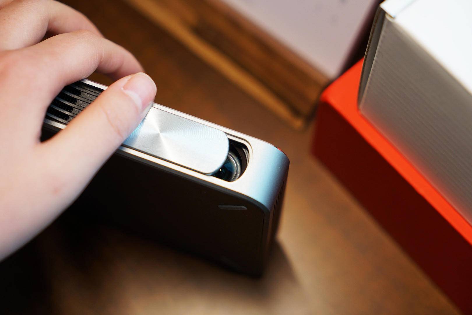 newz4air投影仪一键对焦,newz4air极米投影仪怎么用