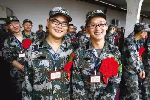 矫正视力超过600度到底能不能参军,近视眼做不了飞秒还能当兵吗