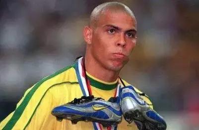 从平民窟里出来的百万富翁,从贫民区走出的巨星