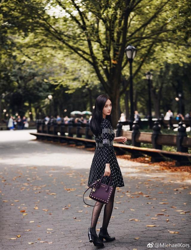 杨幂代言的mk包包,带货女王杨幂同款mk