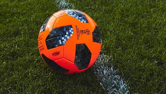 真球迷也可能没见过的雪战标志:橙色足球的怀旧故事