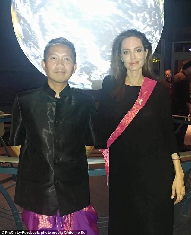 美国小三LV踩场更有第一夫人气势,法国总统夫人头发不梳惨不忍睹