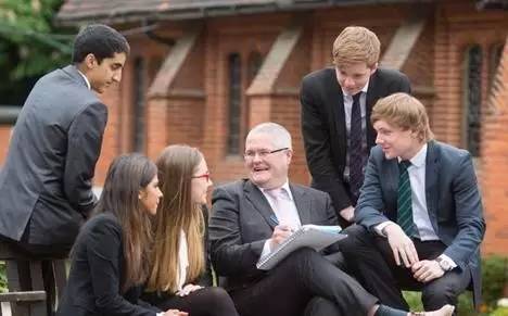 高中去英国留学多少钱,高中去英国留学的条件