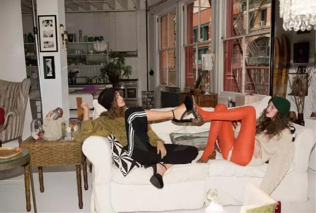 连年末派对都不知道怎么穿，你还指望脱单？