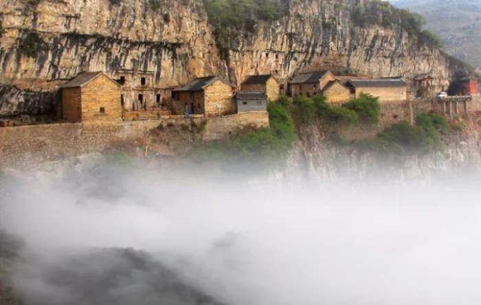 太行山悬崖古洞图片,鹿泉太行山的千年古寺
