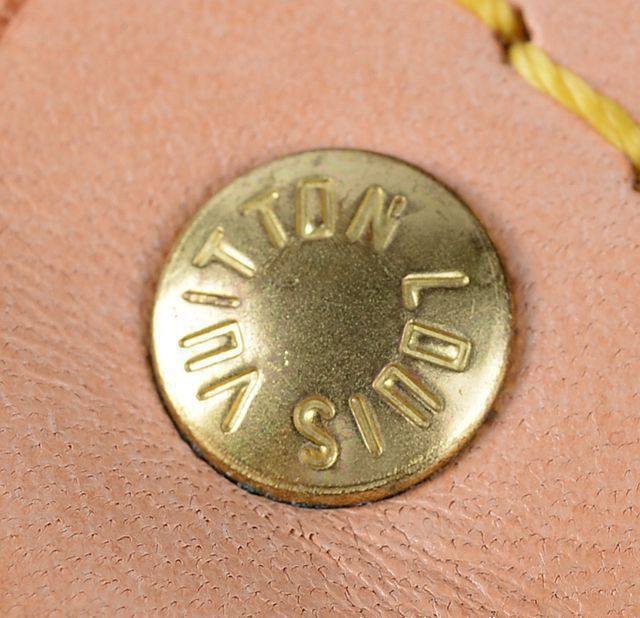 看lv真假可以去哪里鉴别,看标辨别lv包包真假