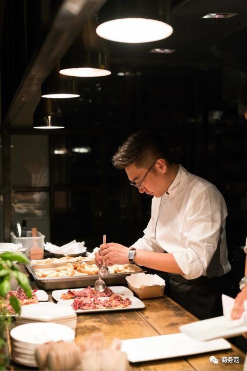 赵胤胤自身就有音乐天赋,赵胤胤谈钢琴家转行