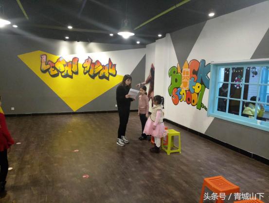 董浩叔叔来助阵,董浩叔叔去金龟子家做客