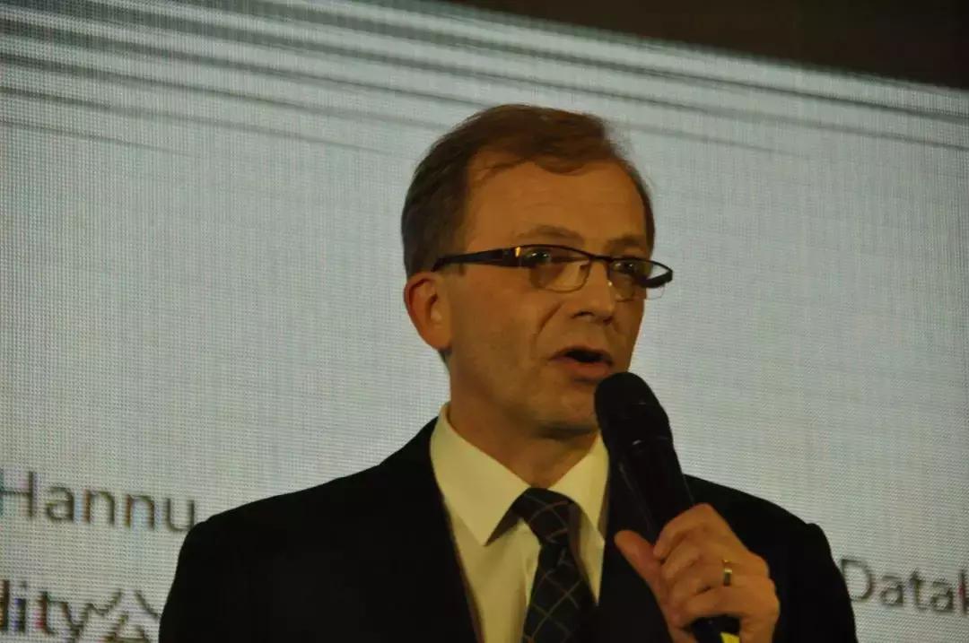 鑱氳兘閲忓啀鍚埅骞翠細,鑱氳兘閲忓啀鍚埅