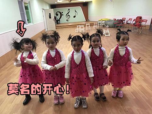 一定是得罪了幼儿园老师,孩子期末表演化的妆真是美哭了