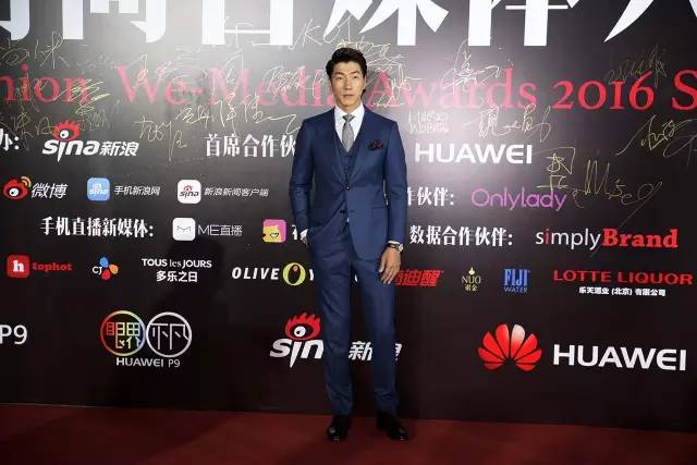 寮犱寒涓浗瓒呮ā瀵煎笀,寮犱寒涓浗瓒呮ā璧扮