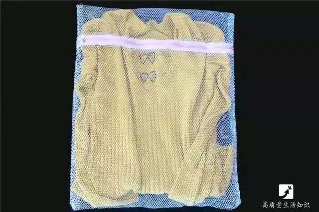 衣服褪色是不是质量问题,衣服褪色是假货吗