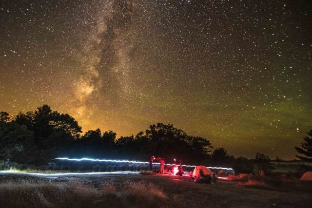 国内自驾帐篷露营地,国内的悬崖绝壁露营地