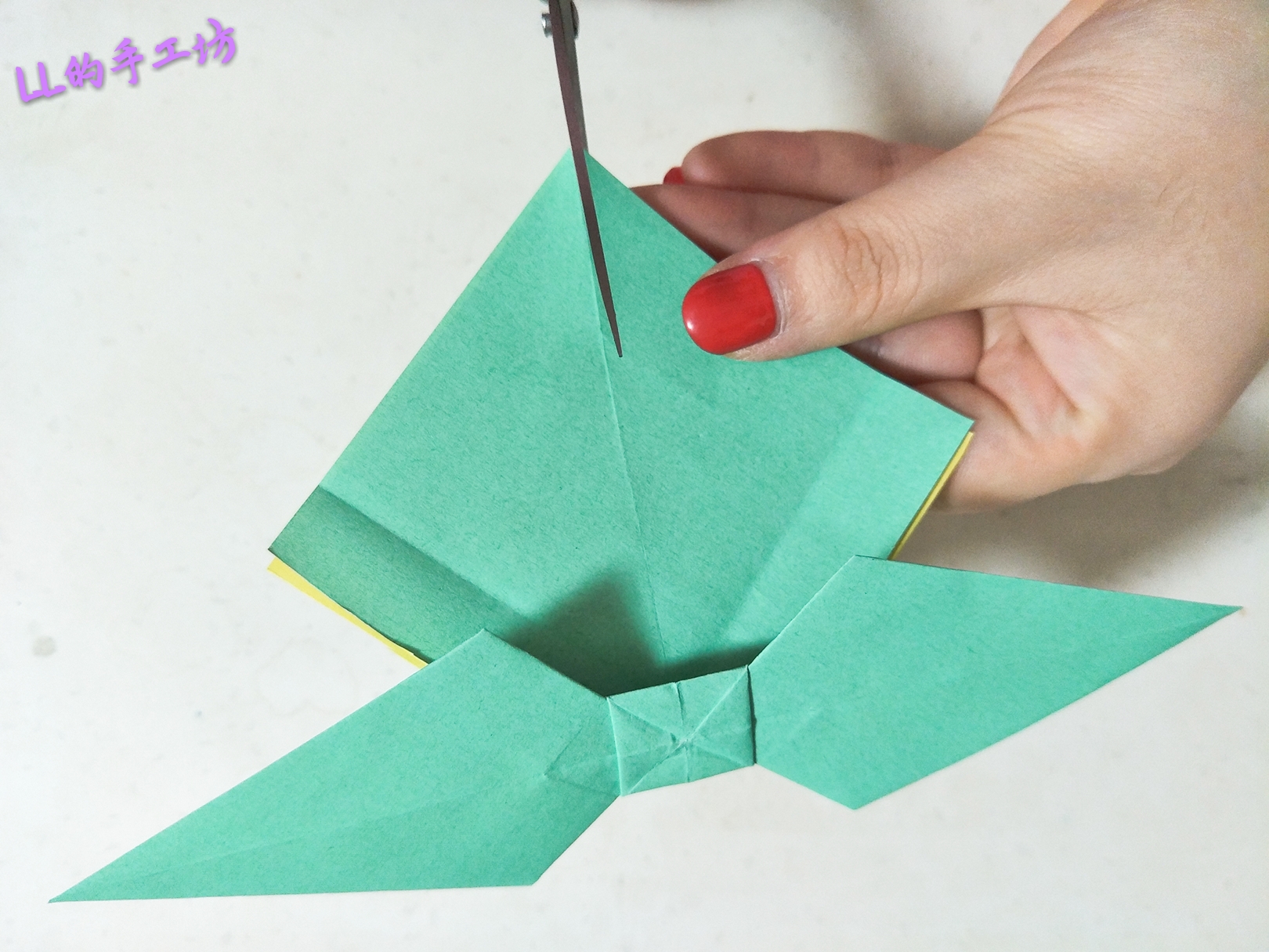 纸折的蝴蝶结教程,蝴蝶结怎么折出来简单又美丽