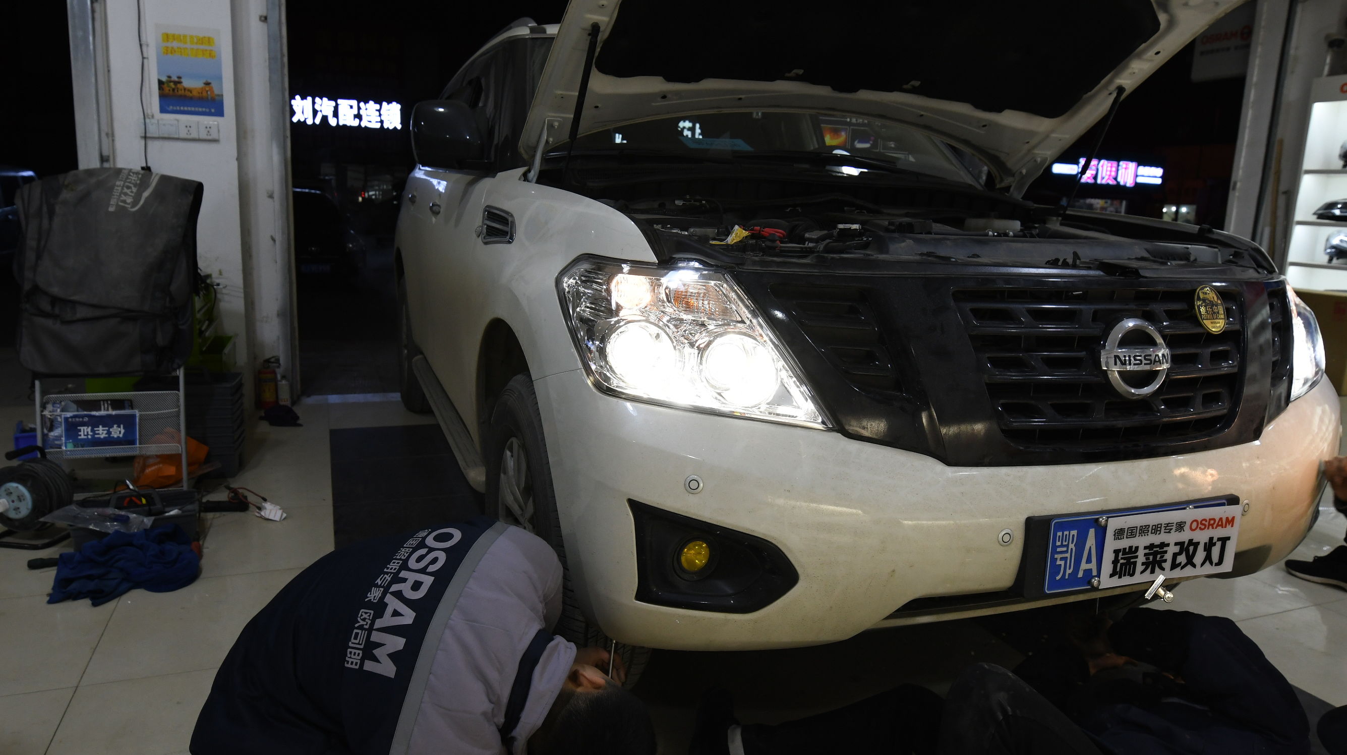 途乐y62改装激光大灯,日产途乐卤素灯