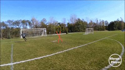 100个足球过人技巧教学,足球运球过人的方法及技巧