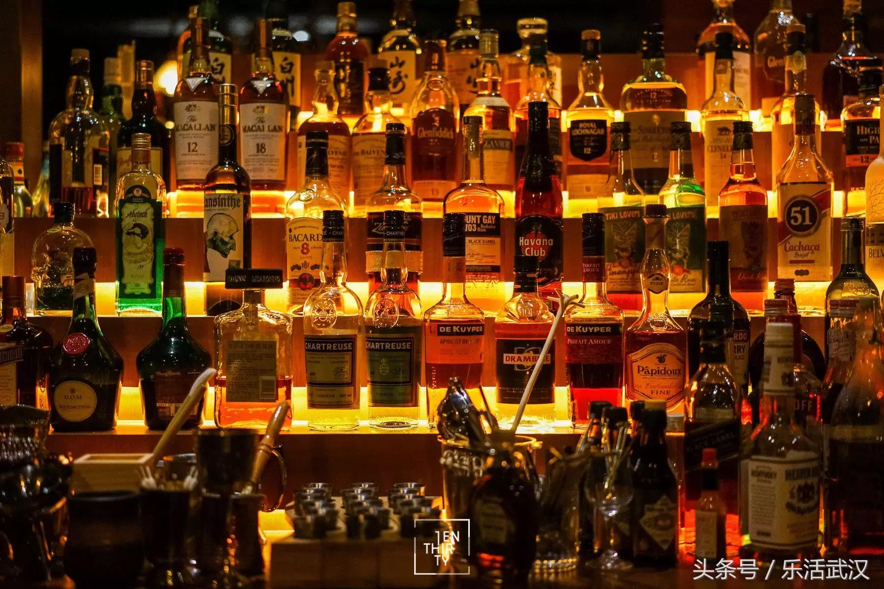 去酒吧点鸡尾酒推荐,去酒吧什么鸡尾酒好喝