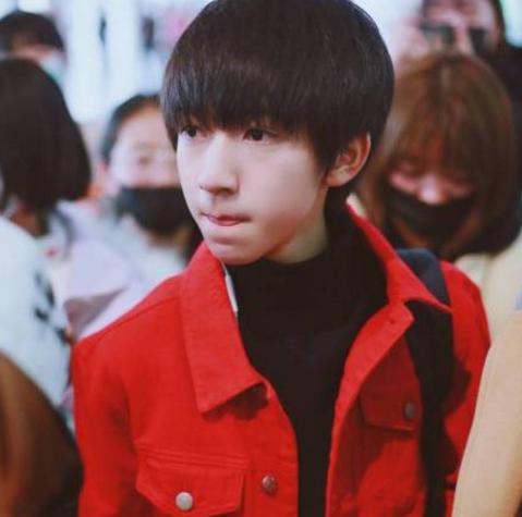 tf家族兄弟们对贺峻霖的宠爱,tf家族贺峻霖几代