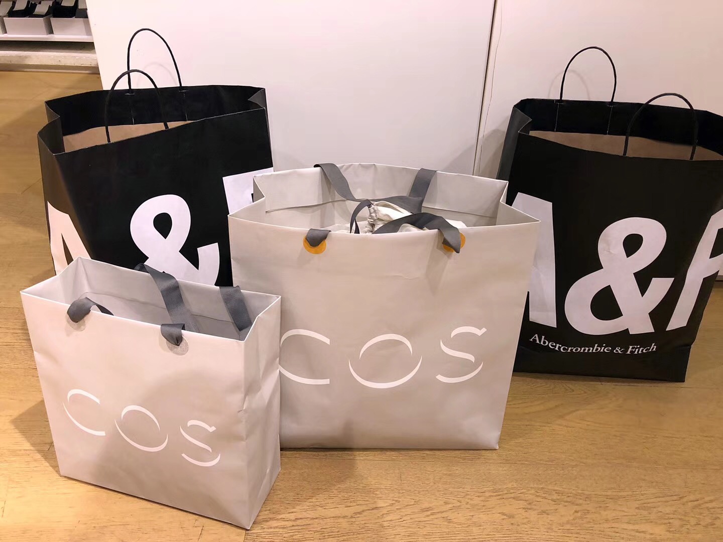 新加坡小ck旗舰店,新加坡小ck轻奢