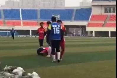 颜强读品：*力暴**足协主席丨小内维尔性别歧视？