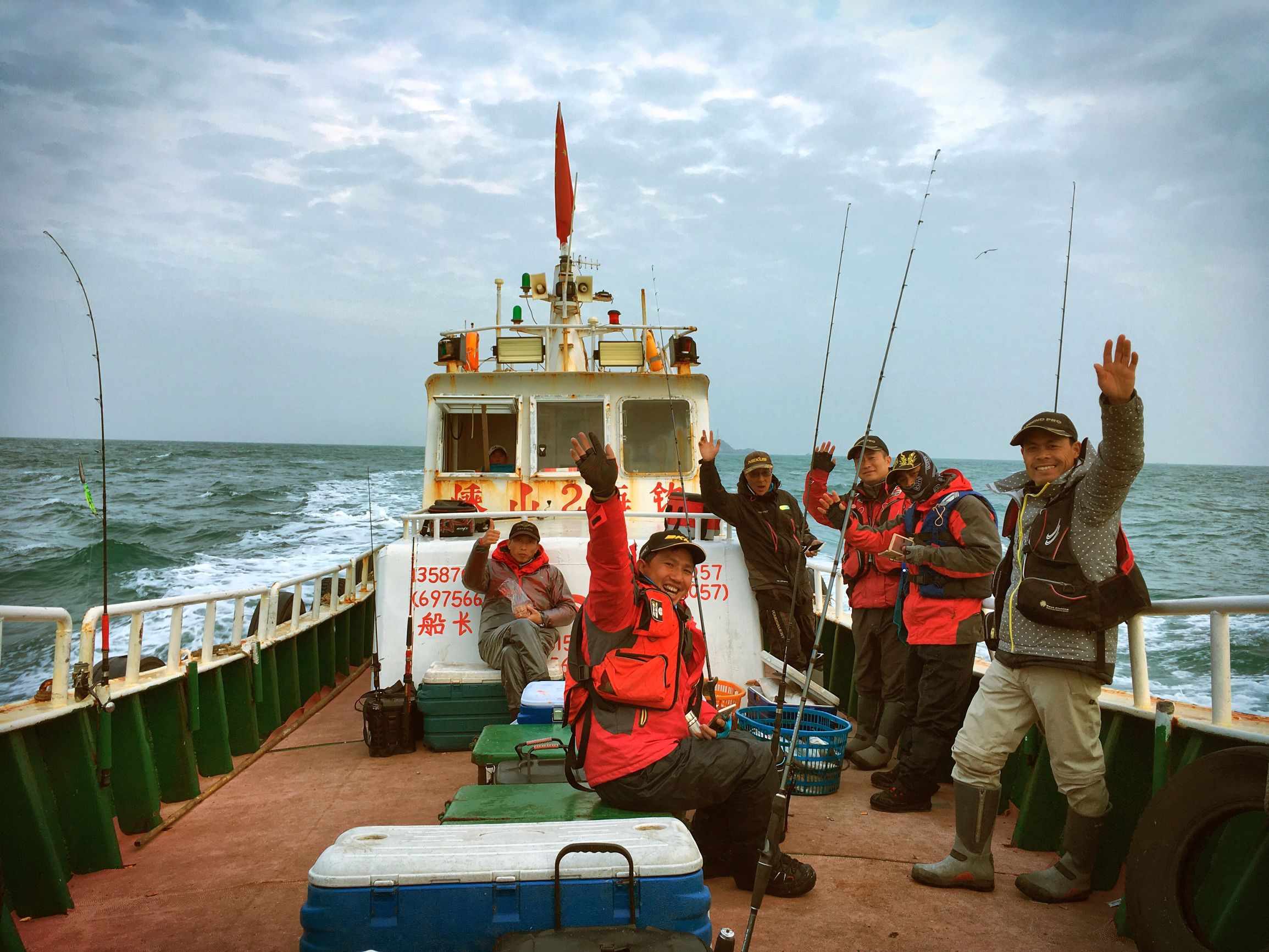 今年第一次钓海鲈鱼,最新钓七星鱼视频