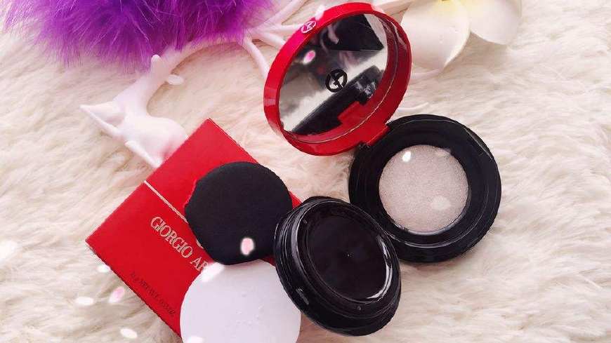 新年必备的彩妆产品有什么,今年彩妆流行什么颜色好看