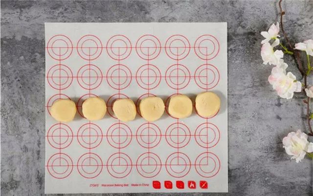 冰镇港式菠萝油 (香港茶餐厅菠萝油是怎样出餐的)