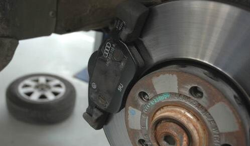 如何从轮胎上判断二手车里程,二手车调表后怎么查实际里程