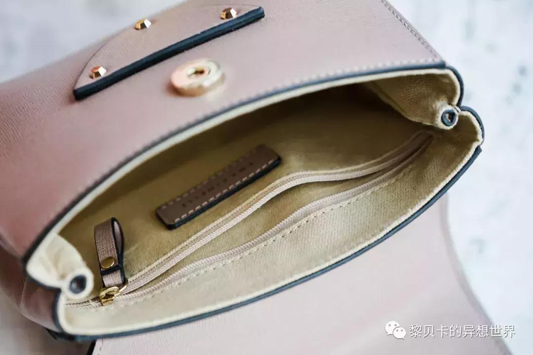从上百只包里,她们精挑细选了这9只最爱的年度好包