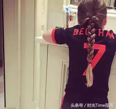 贝克汉姆和婴儿时期的小七,贝克汉姆抱着小七公主