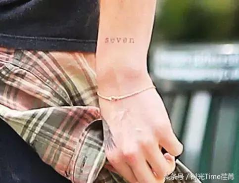 贝克汉姆和婴儿时期的小七,贝克汉姆抱着小七公主