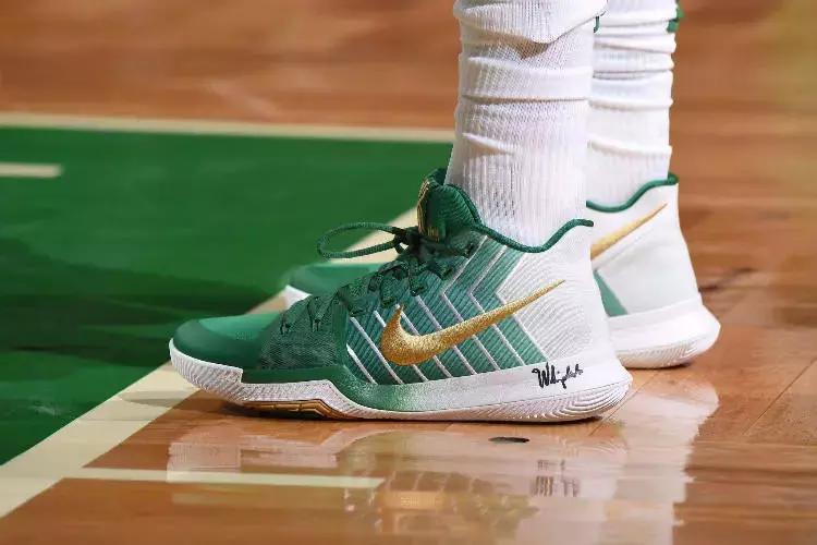 看欧文打球的反应,看到了欧文的影子