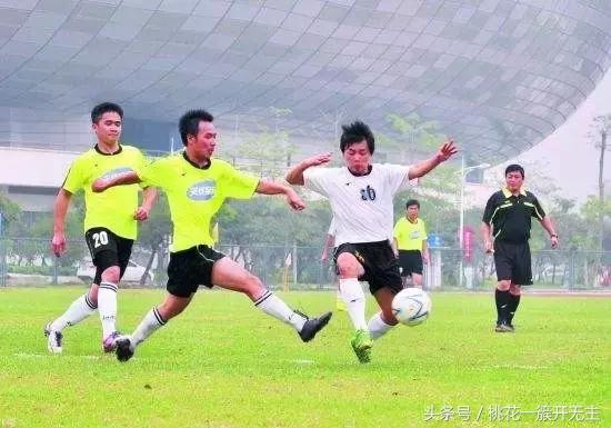 足球如何摆脱防守球员,如何做到强硬的防守足球