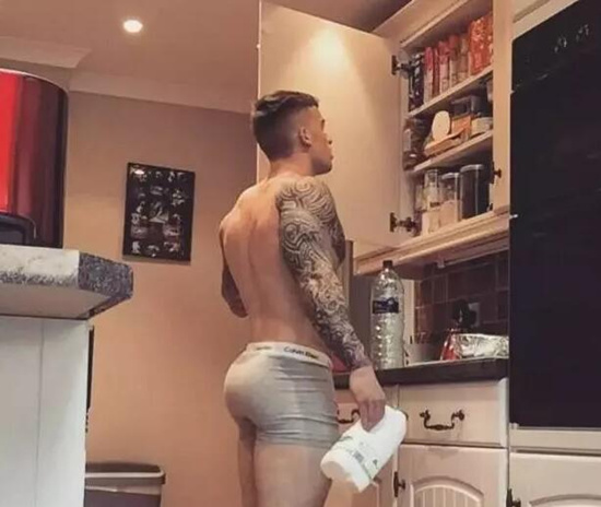 男生屁股翘是种什么体验,男生屁股太翘如何快速矫正