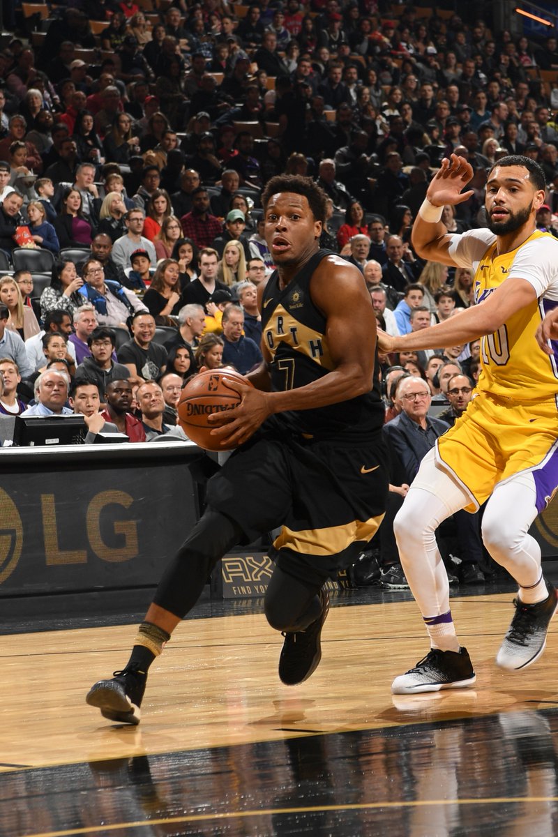 费城小将演绎“大师之路”！一米七五穿“金”首迎连胜！